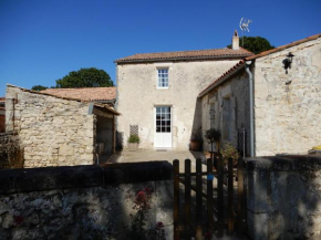 La Roche des Bois, maison classée *** (8 pers)